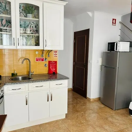בית נופש Swordfish Tiny House